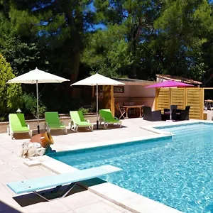 domaine-des-gendalis-proche-avignon.aixenprovencehotels.org/